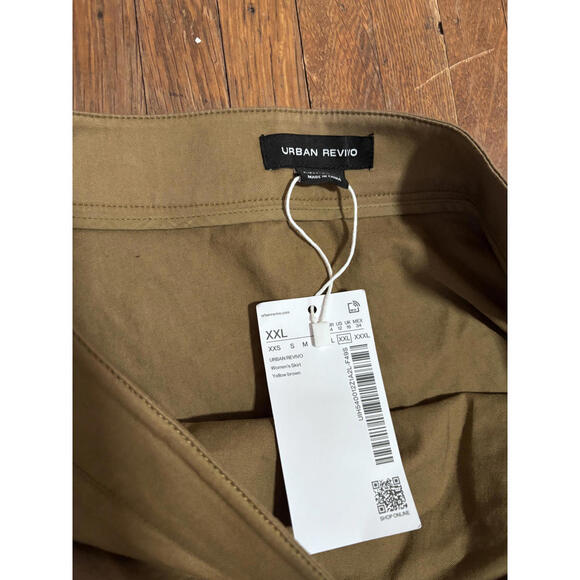 Urban Revivo Mini Puff or Bubble Skirt in size XXL - Picture 3 of 3